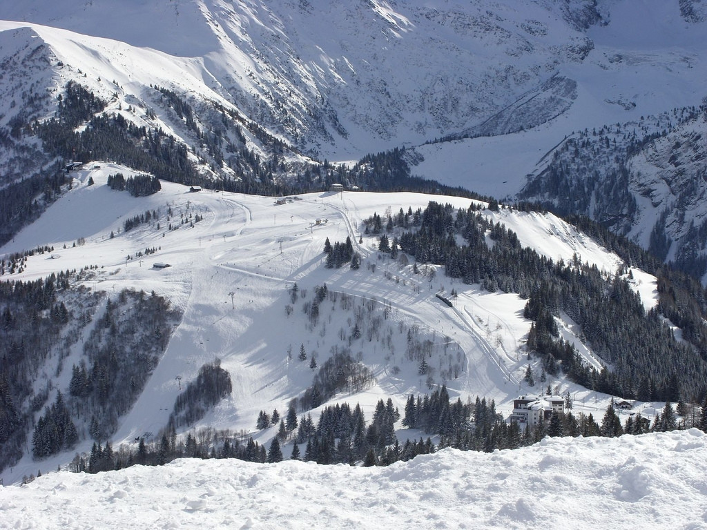 Панорамный вид в Лез-Уш, Франция – фотографии Франции