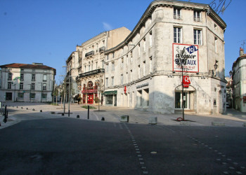 Улица в Ангулеме, Франция. Фото 3 – фотографии Франции