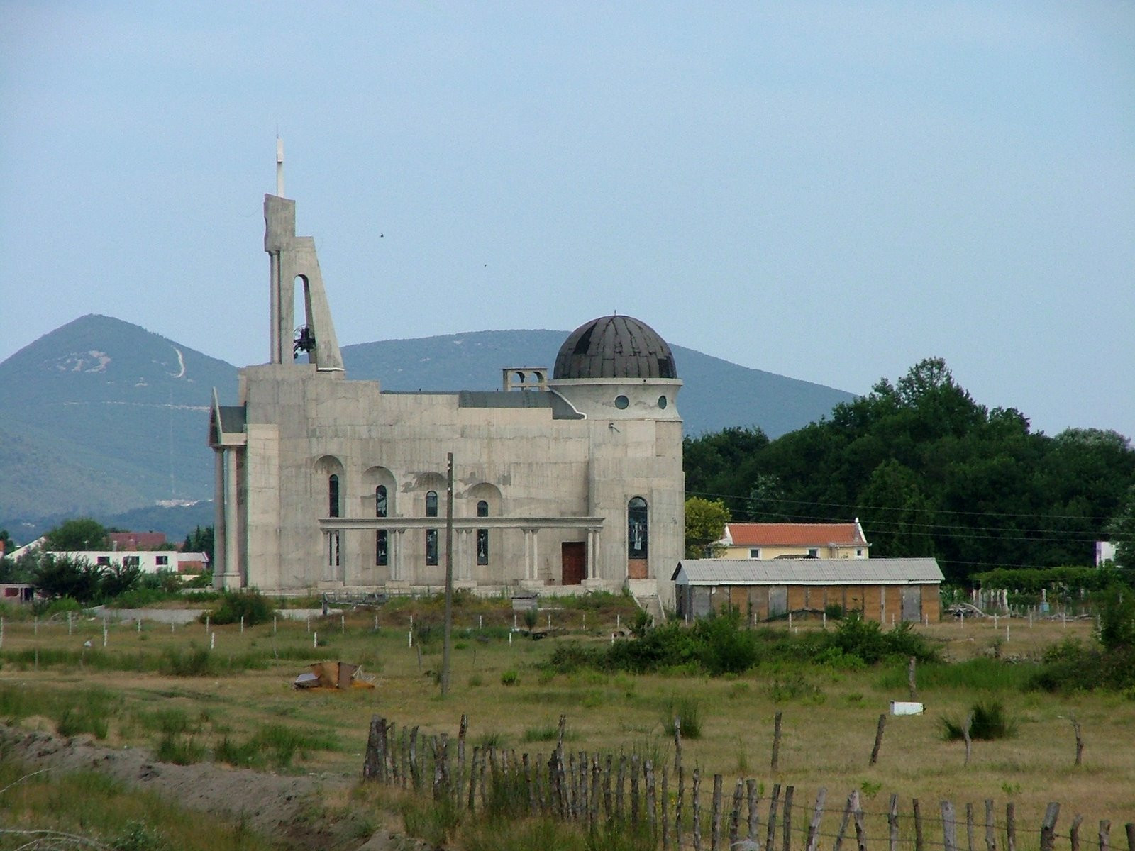 Церковь в Ульцинь, Черногория. Фото 1 – фотографии Черногории