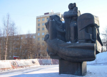 Памятник в Магадане, Россия – фотографии России