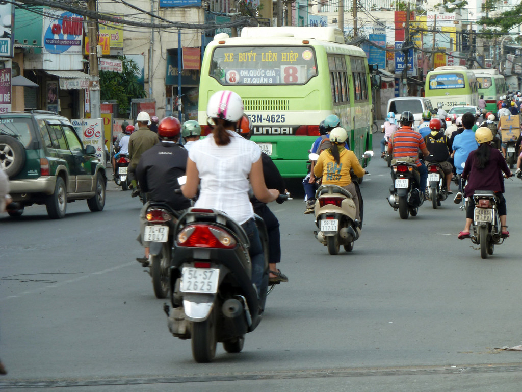 Скутеров тут очень много – фотографии Вьетнама