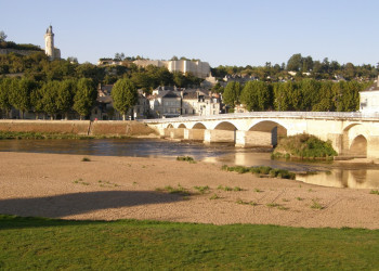Река в Шиноне, Франция. Фото 1 – фотографии Франции