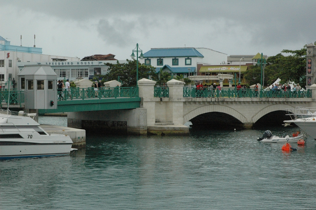 Мост в Бриджтауне, Барбадос. Фото 1 – фотографии Барбадоса