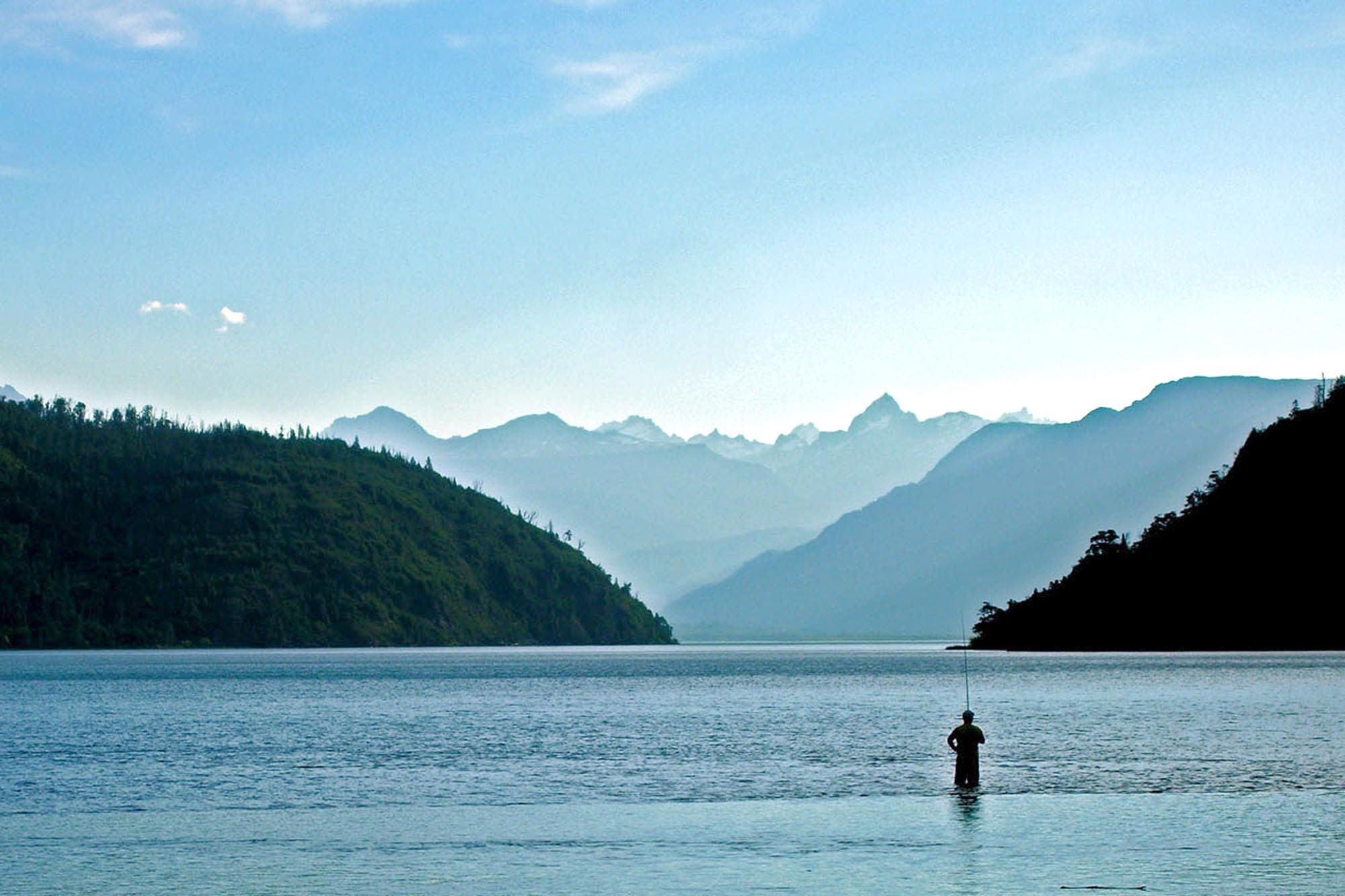 Рыбак. Национальный парк Лаго Пуэло. Аргентина. – фотографии Аргентины