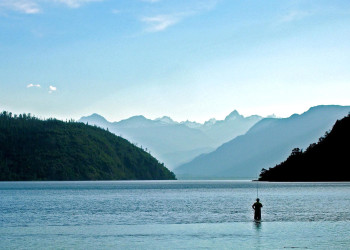 Рыбак. Национальный парк Лаго Пуэло. Аргентина. – фотографии Аргентины