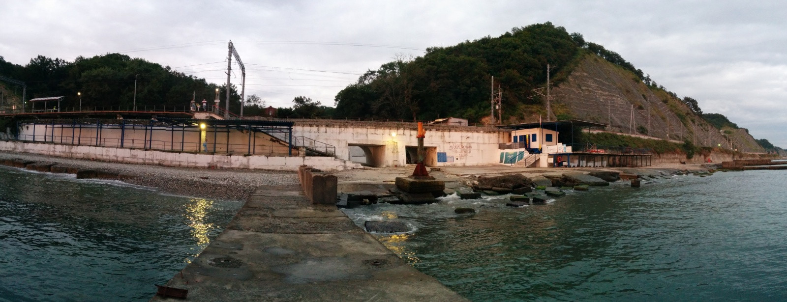 Главные пляжи в посёлке Южный, район Туапсе – фотографии России