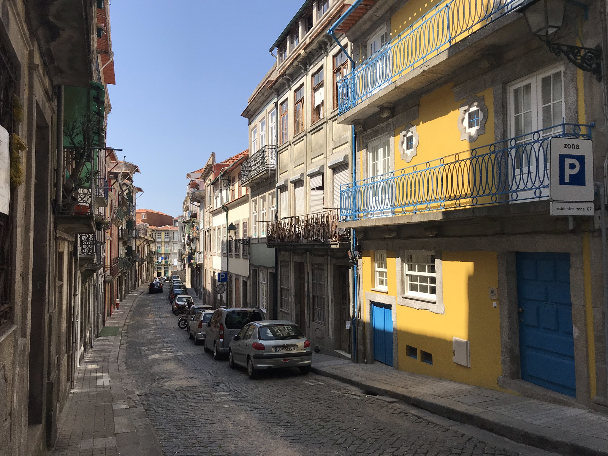 Гуляем по улочкам старой части Порту – фотографии Португалии