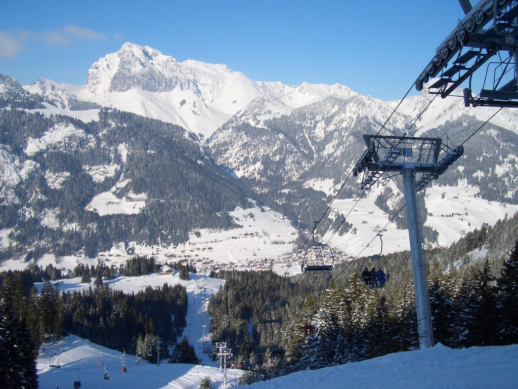 Подьёмник в Ла-Шапель-д'Абонданс, Франция – фотографии Франции