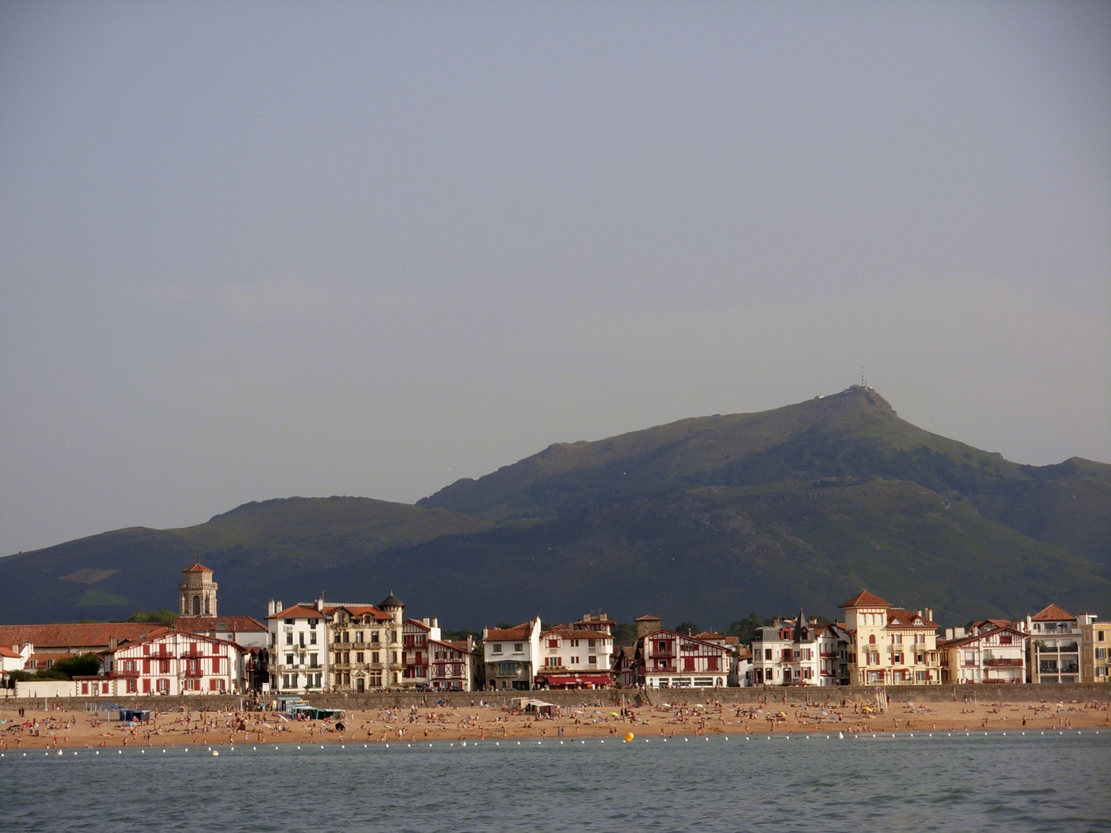 Дома в Сен-Жан-де-Люз, Франция. Фото 2 – фотографии Франции