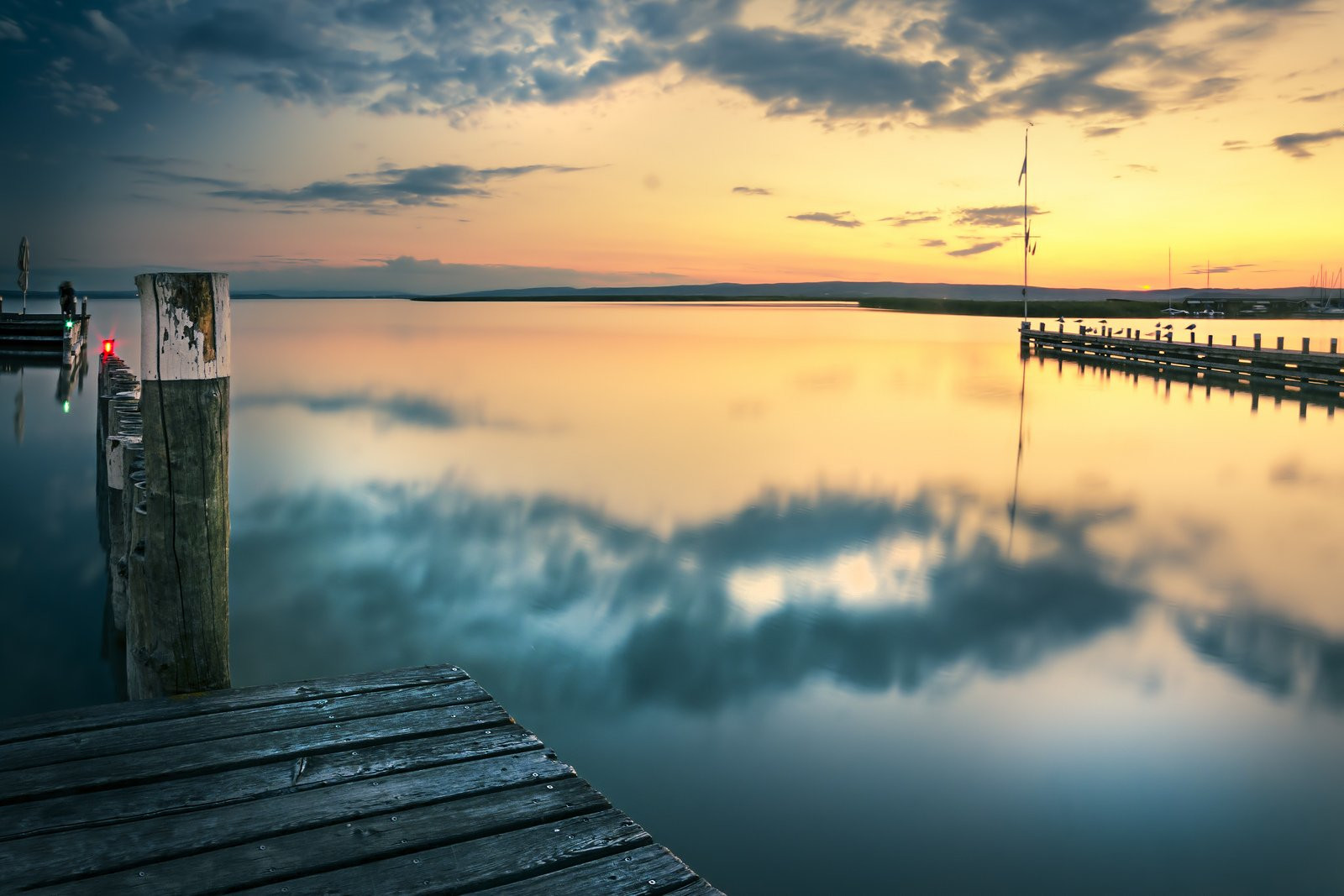 Водная гладь. Нойзидлер-Зе озеро. Австрия – фотографии Австрии