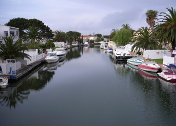 Каналы в испанском городке Эмпуриабрава. Фото 2 – фотографии Испании