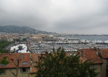 Порт в Канне, Франция – фотографии Франции