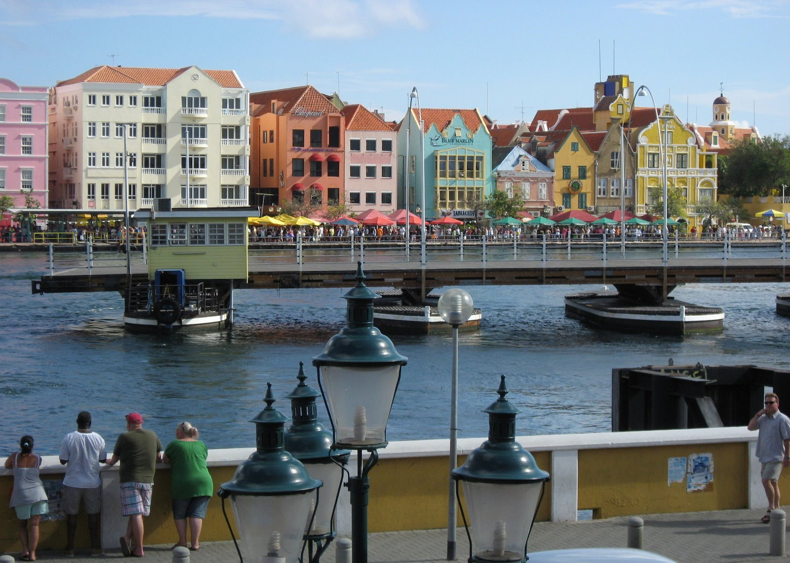 Cura_ao_Willemstad_floating_bridge – фотографии Кюрасао