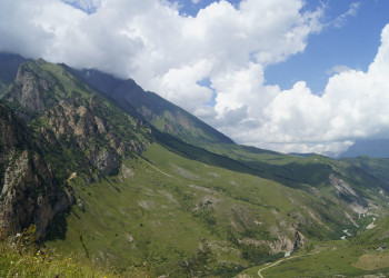 Вид с зубов Парадром Чегем – фотографии России