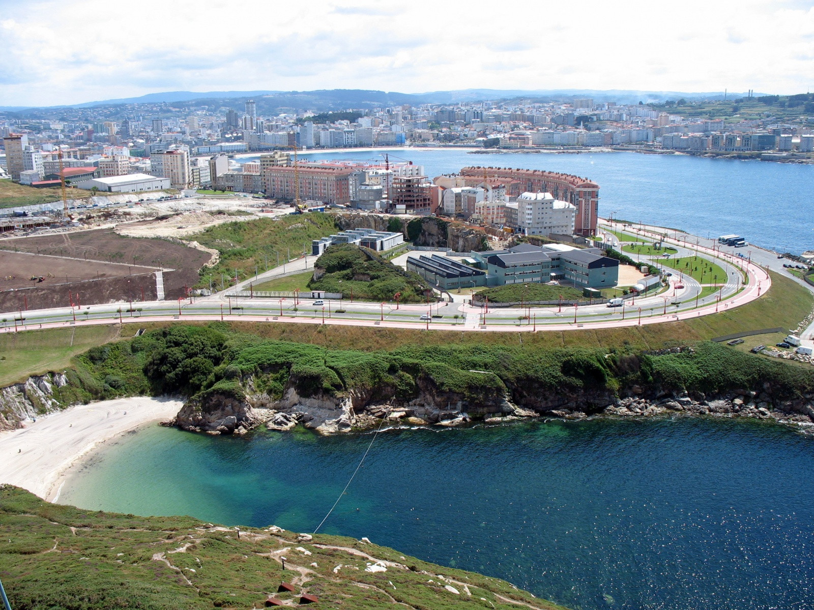 Вид на пляж Сан-Амаро (San Amaro) в Ла-Корунье – фотографии Испании