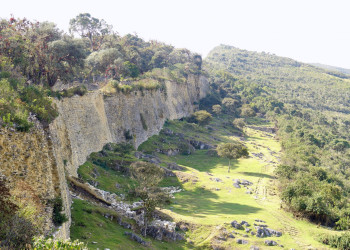 Вид на стены Куэлапа – фотографии Перу