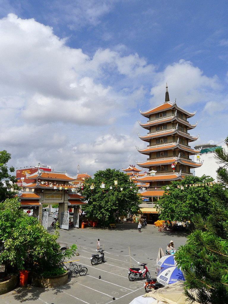 Пагода Винь-Нгьем в Хошимине – фотографии Вьетнама