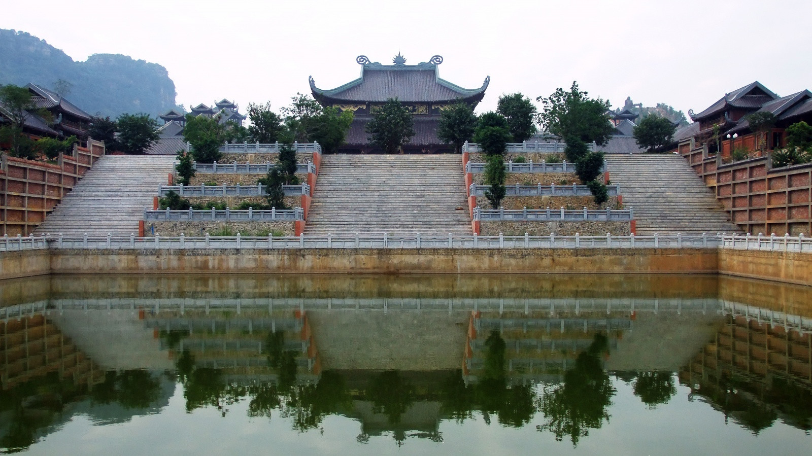 Байдинь - буддийский храмовый комплекс – фотографии Вьетнама