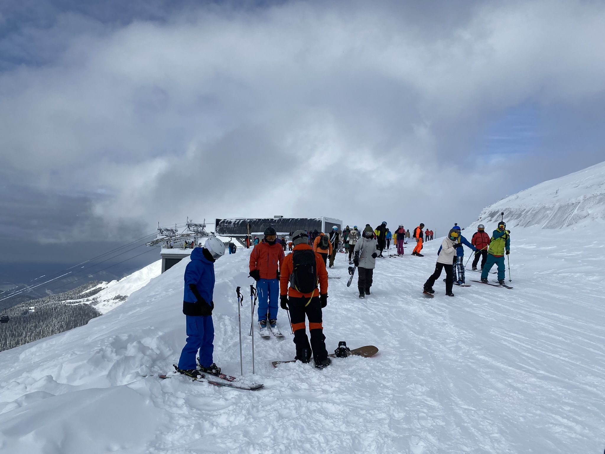 Верхняя станция подъемника Вероника на Роза Хутор – фотографии России