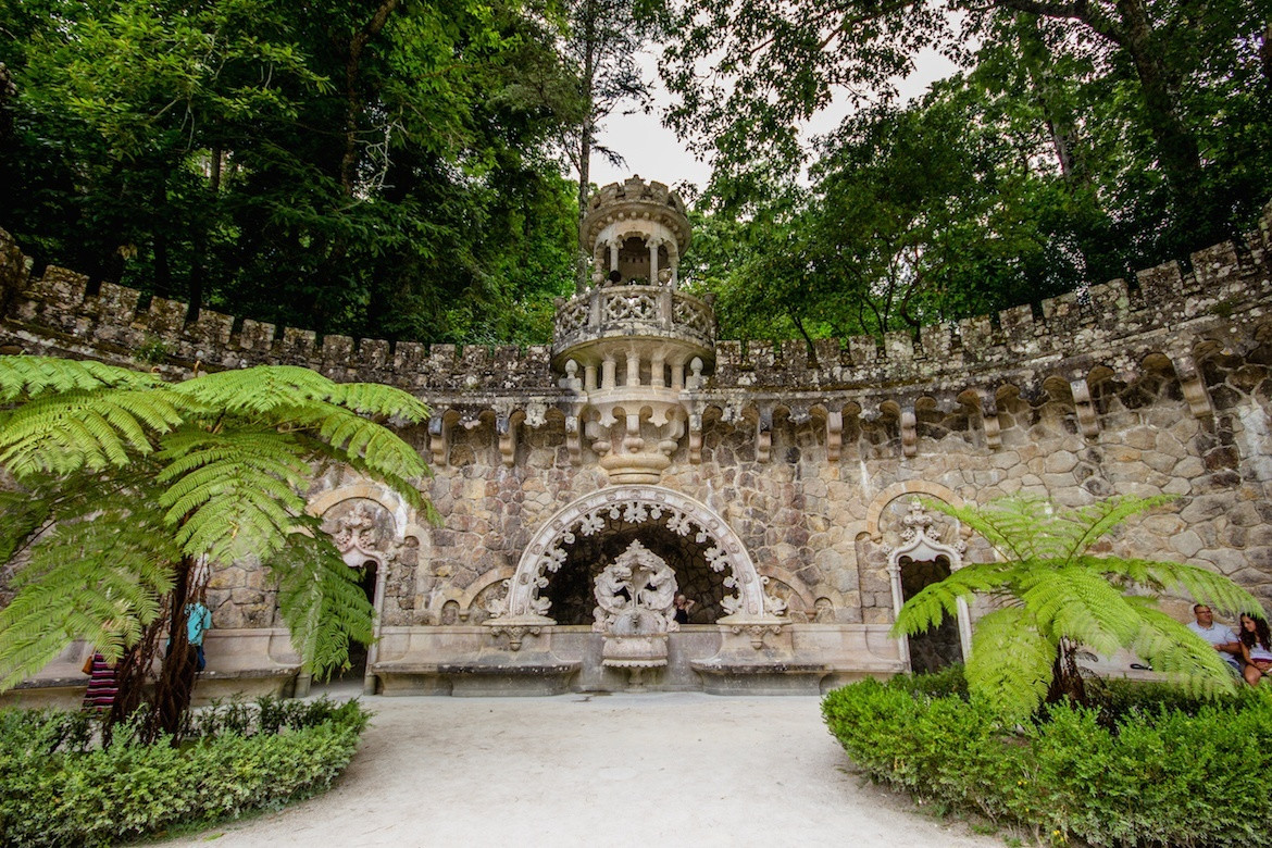 Загадочные здания в Кинта да Регалейра скрывали символы алхимии, масонства,тамплиеров,розенкрейцеров – фотографии Португалии
