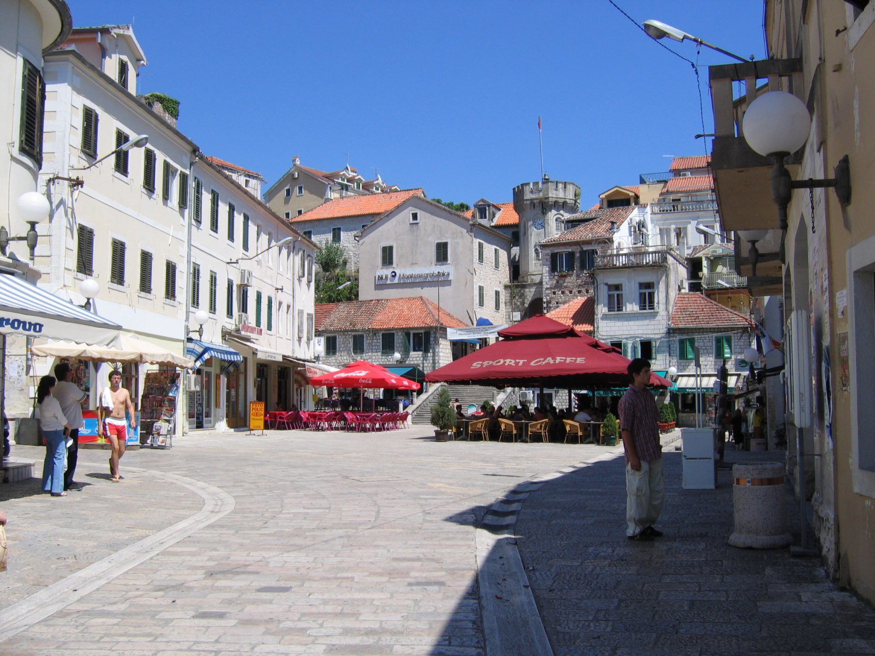 Улица в Херцег-Нови, Черногория. Фото 19 – фотографии Черногории