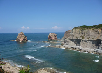 Скалы в Андае, Франция – фотографии Франции