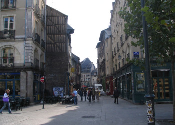 Улица в Ренне, Франция – фотографии Франции