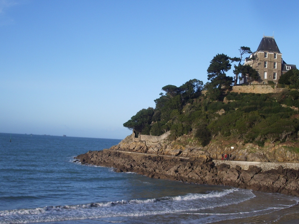 Дом на берегу в Динарде, Франция. Фото 2 – фотографии Франции