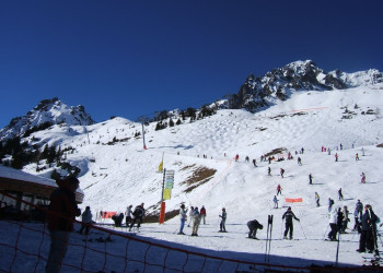 Лыжники в Ла-Флежер, Франция. Фото 2 – фотографии Франции