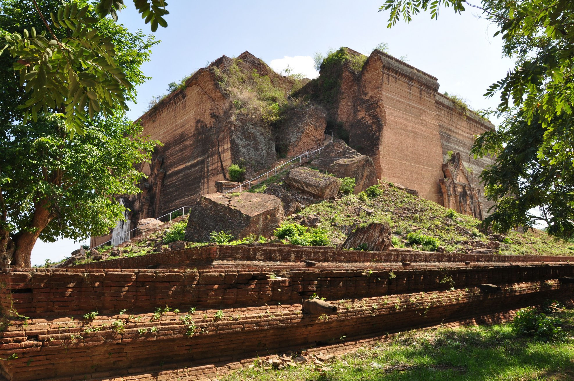 Пагода Мингун Патододжи (Mingun Pahtodawgyi) – фотографии Мьянмы