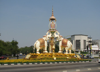 Памятник в Бангкоке, Тайланд – фотографии Таиланда