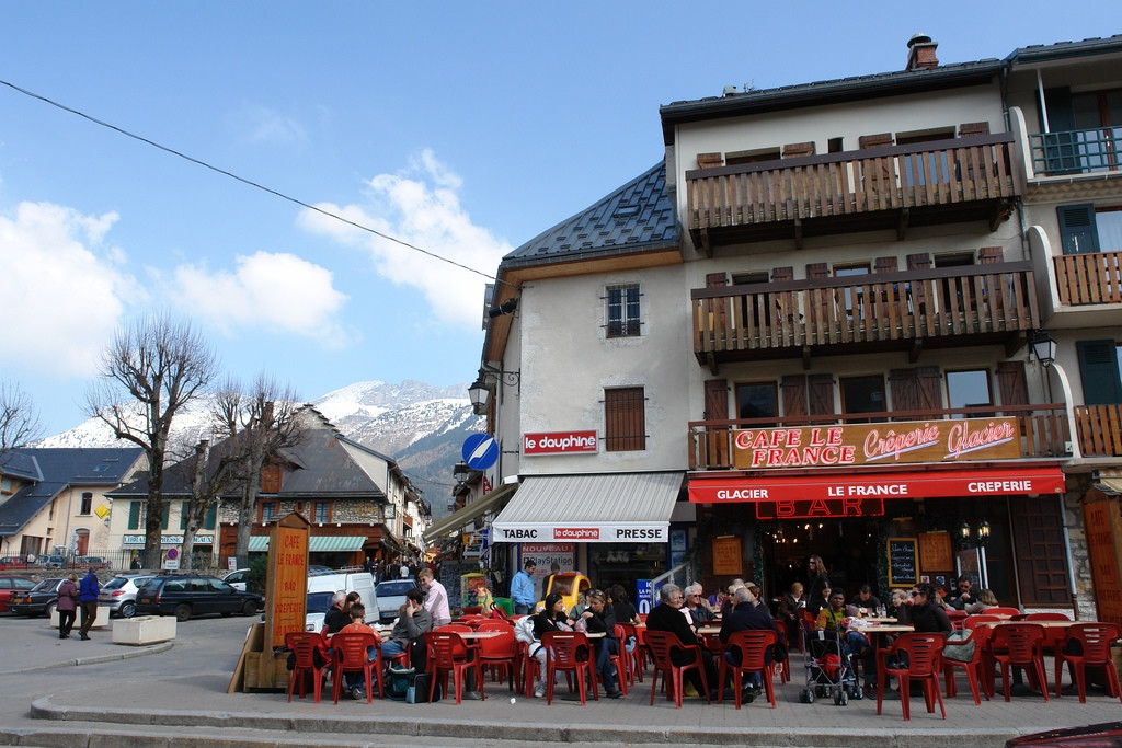 Кафе в Виллар-де-Лан, Франция – фотографии Франции