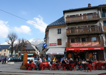 Кафе в Виллар-де-Лан, Франция – фотографии Франции