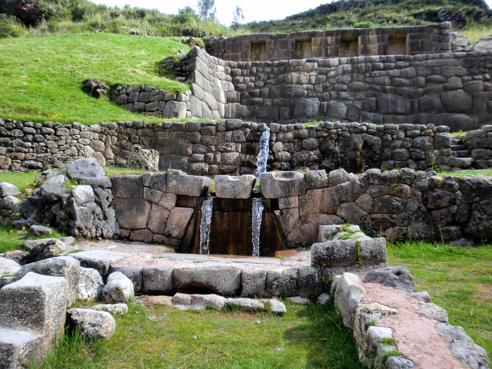 Вид на руины Тамбомачай – фотографии Перу