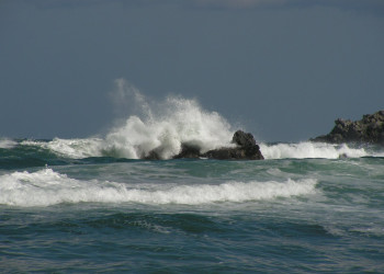 Морской прибой в Лозенец, Болгария – фотографии Болгарии