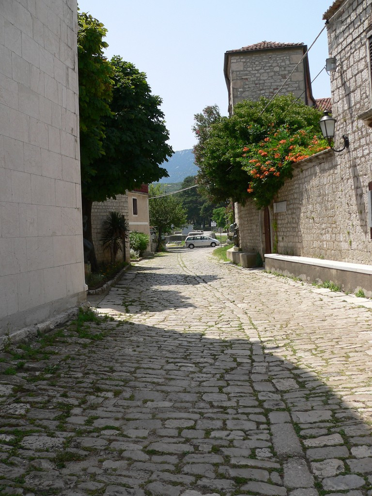 Улица в Осоре, Хорватия – фотографии Хорватии