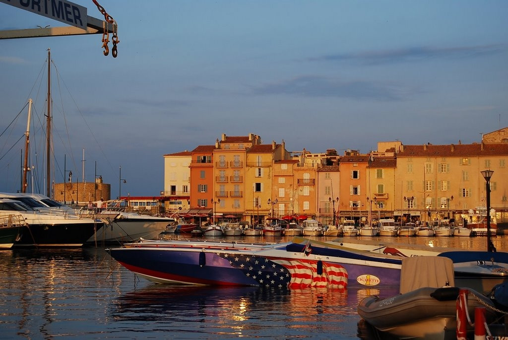 Яхты и катера в Сен-Тропе, Франция – фотографии Франции