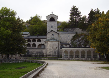 Монастырь в Цетине, Черногория. Фото 10 – фотографии Черногории