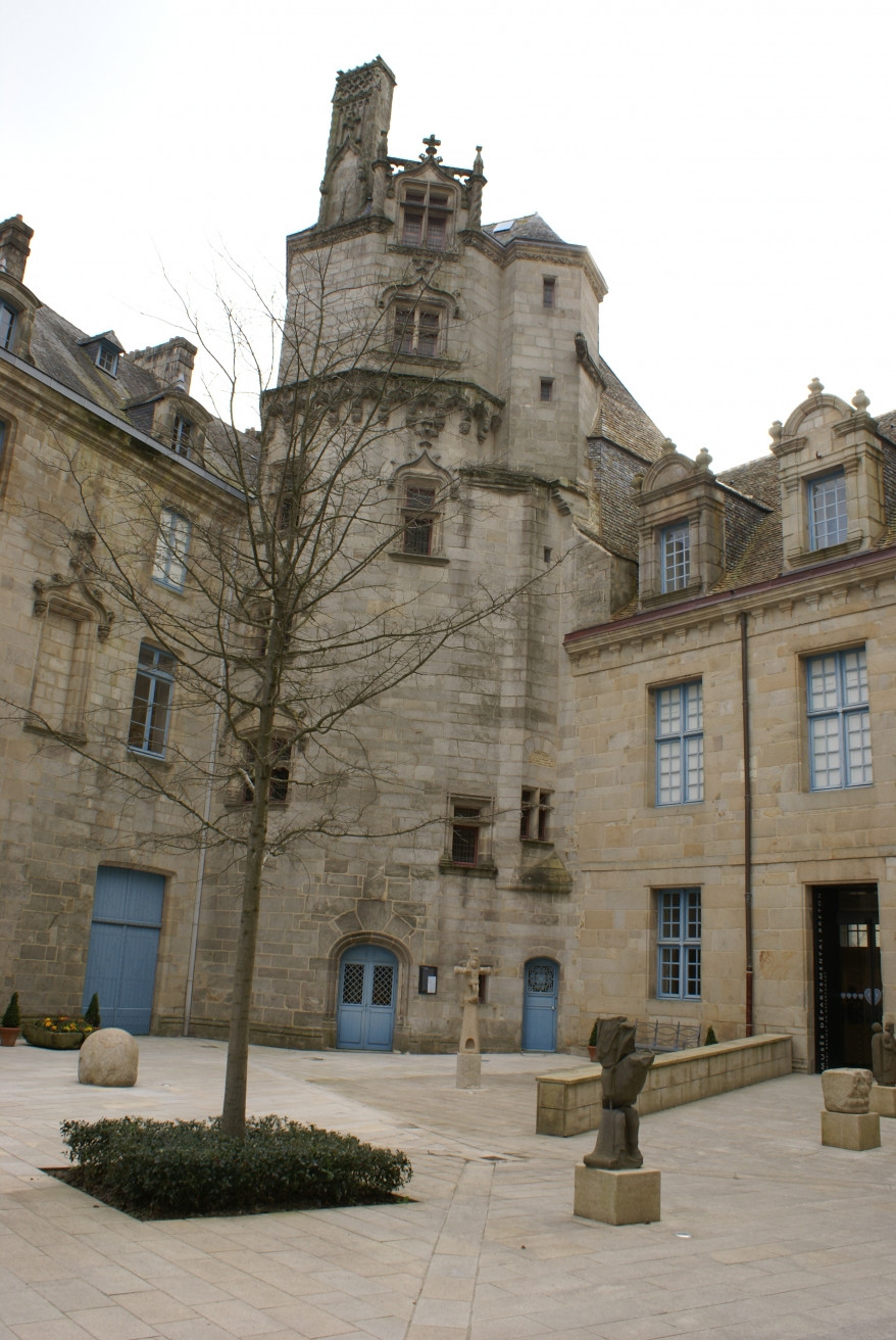 Храм в Кемпере, Франция – фотографии Франции