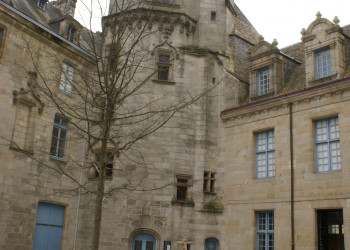 Храм в Кемпере, Франция – фотографии Франции