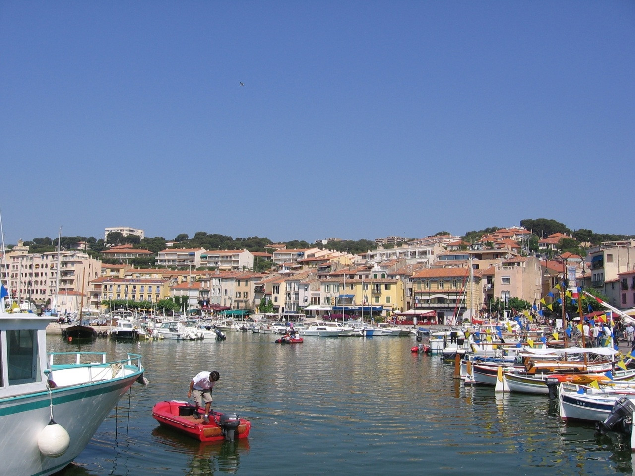 Порт в Кассис, Франция – фотографии Франции