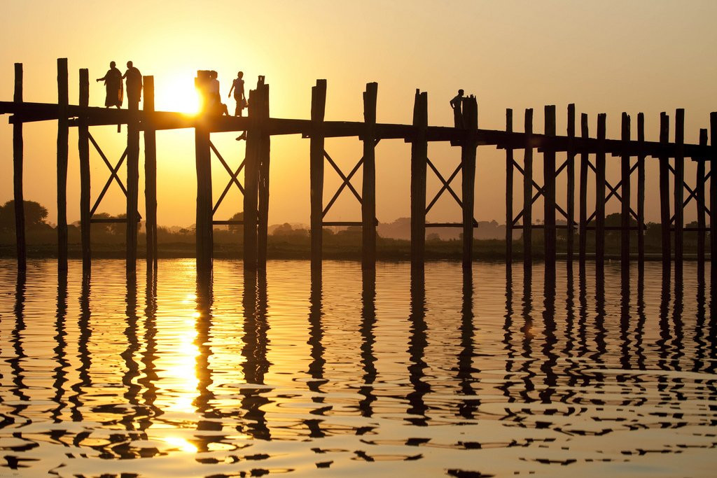 Мост У Бейн на закате – фотографии Мьянмы