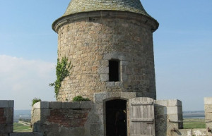 Крепость в Татью, Франция – фотографии Франции