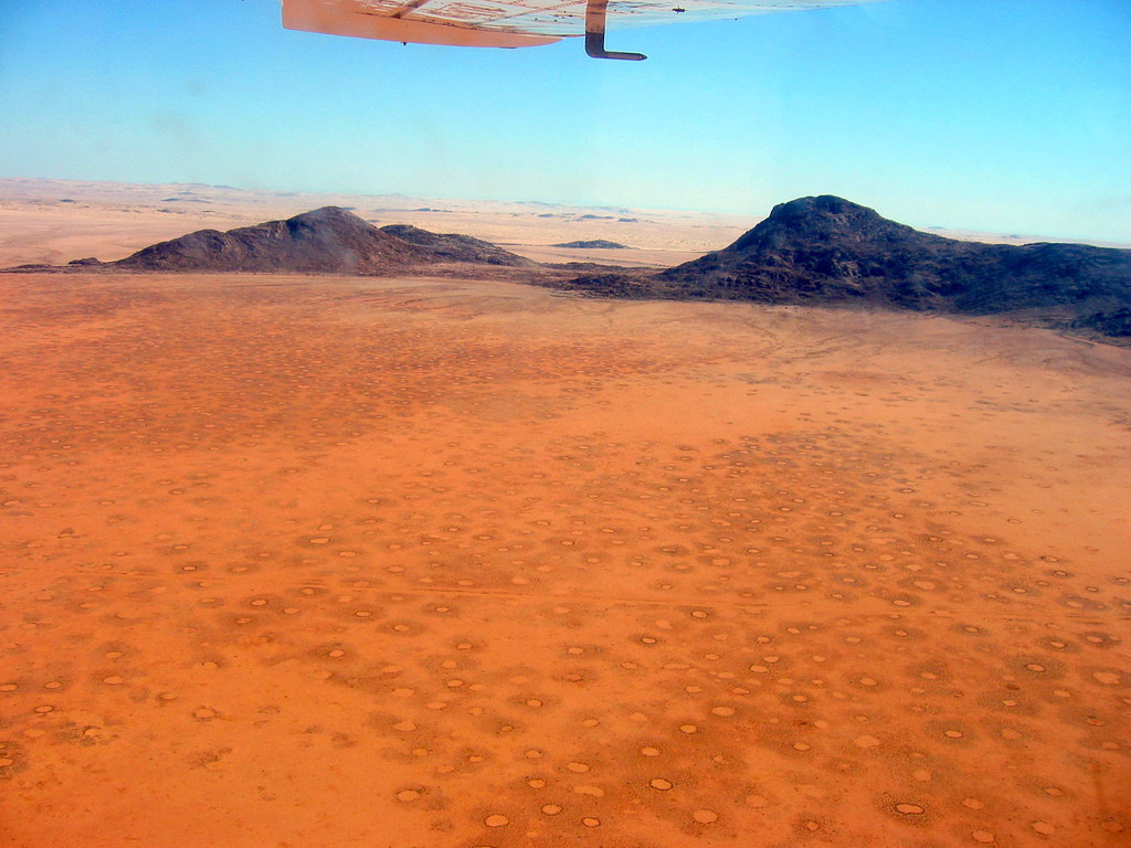 Загадочные круги на полях в Намибии. Фото 3 – фотографии Намибии