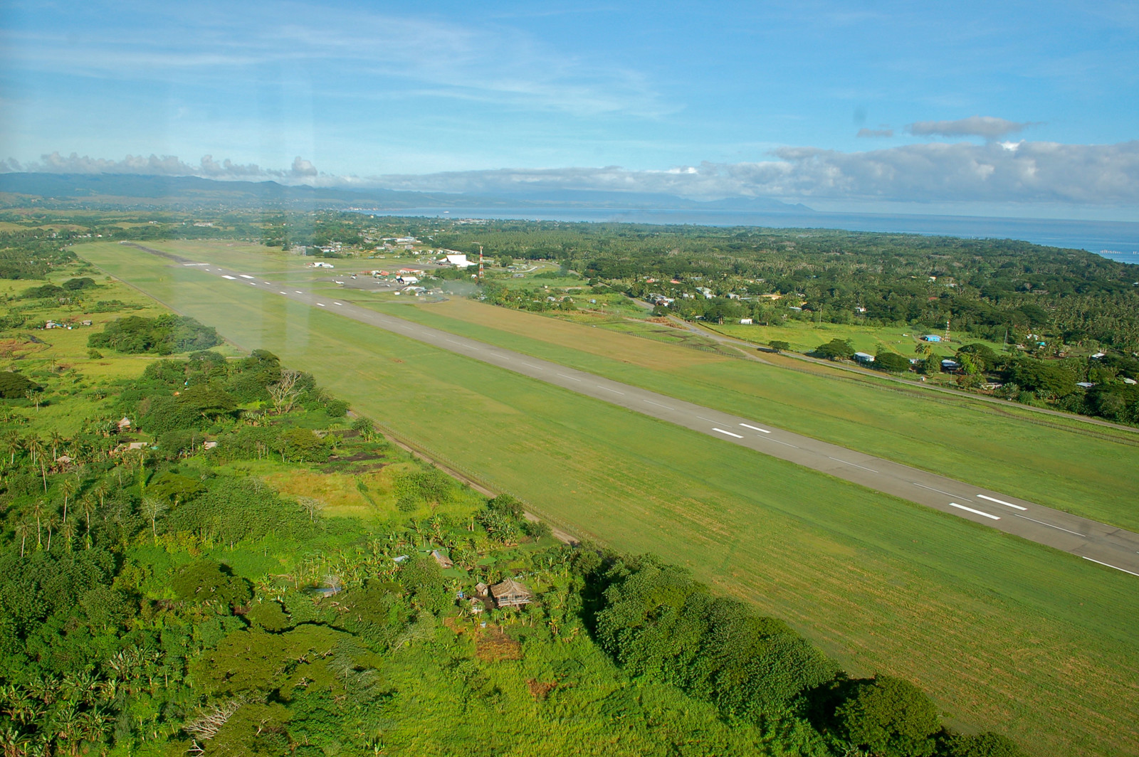 Аэропорт Хониары, о-в Гуадалканал – фотографии Соломоновых Островов
