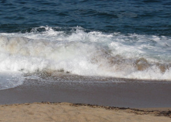 Волны в Портиччо, Франция – фотографии Франции