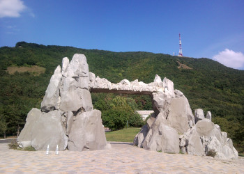 Каменные Ворота солнца в Пятигорске – фотографии России