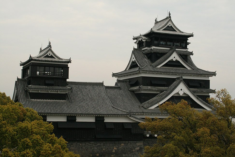 Kumamoto - central tower (donjon) of the Kumamoto – фотографии Японии