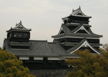 Kumamoto - central tower (donjon) of the Kumamoto – фотографии Японии