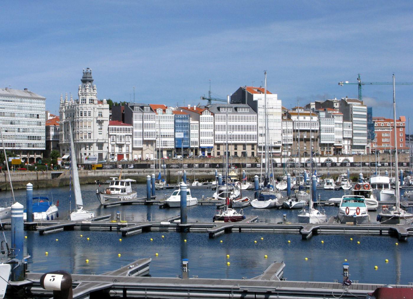 Яхт-стоянка в Ла-Корунья – фотографии Испании